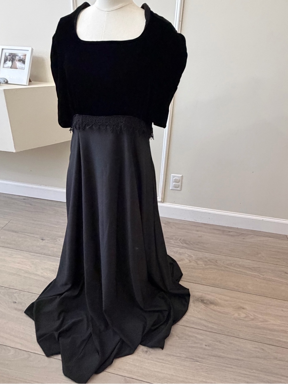 Elegant Black Velvet Maxi Skirt with Fringe Waist